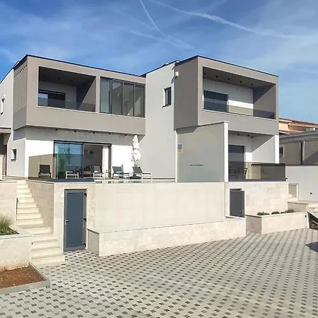 Amazing In With Private Swimming Pool, Be Inside Or Outside Ferienhaus Pula